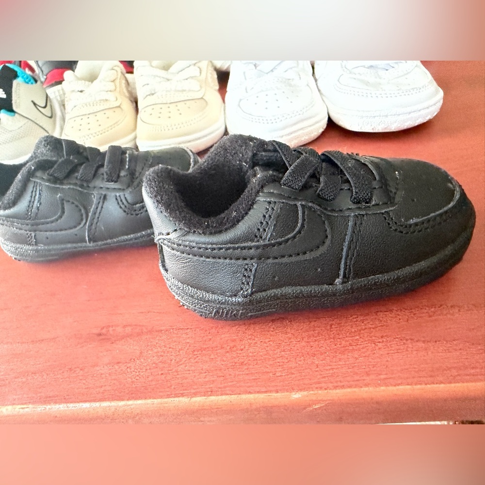 Nike Black baby Air Force 1 size 2c Non walking baby